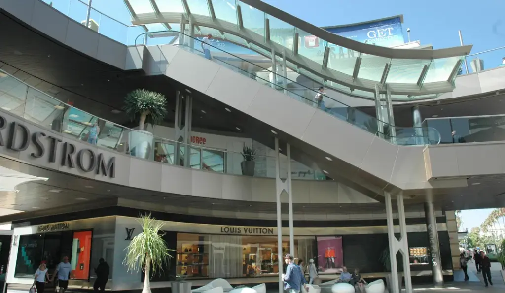 FCP-Santa-Monica-Place-Steel-Fabrication-Project-260515-Skywalk